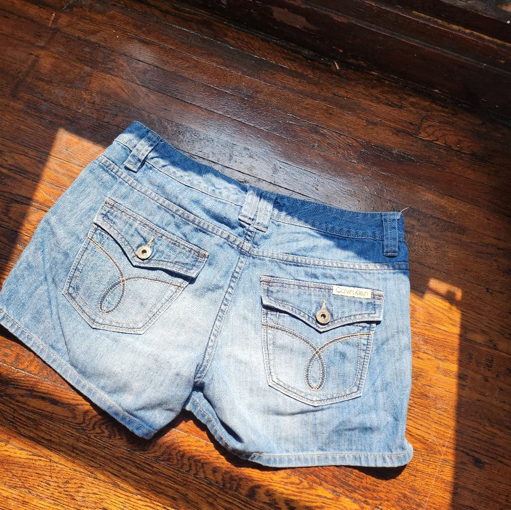 Calvin Klein jean short Size 8 - Picture 6 of 6